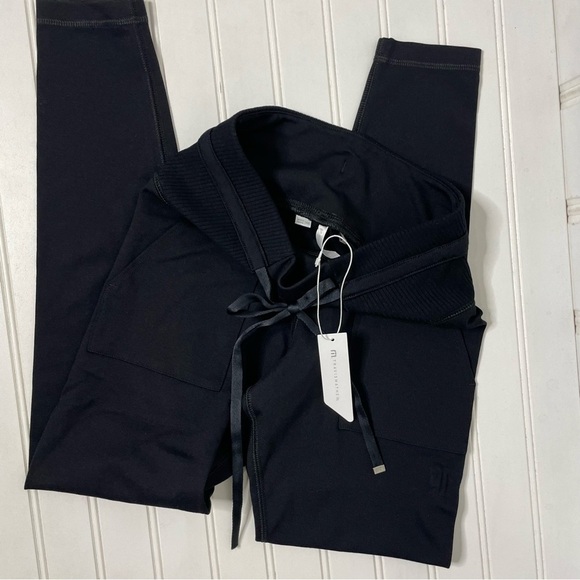 Travis Mathew Friday Ponte Pocket Leggings XXS NWT 600 - Picture 2 of 7